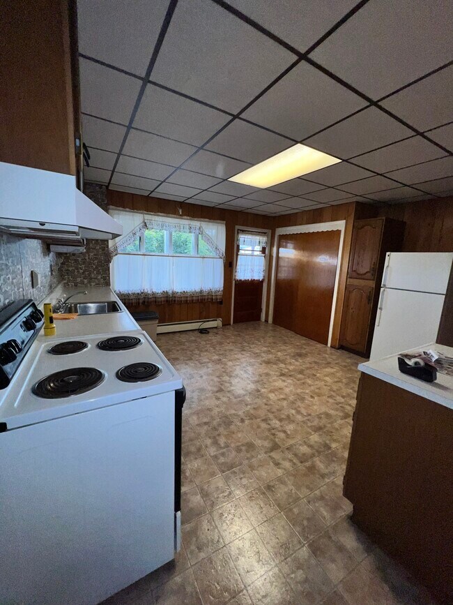 Kitchen - 321 Spring Garden St