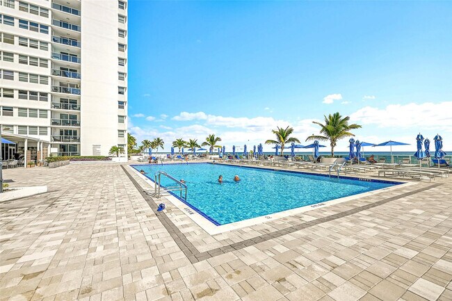 Building Photo - 1880 S Ocean Dr