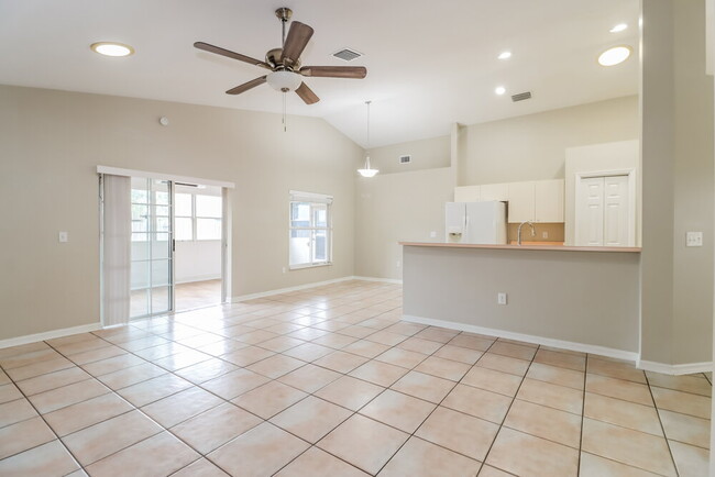 Building Photo - 2113 Cattleman Dr