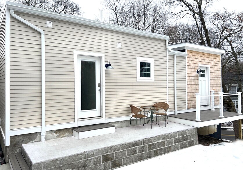 Private Deck - 29R Wachusett Ave