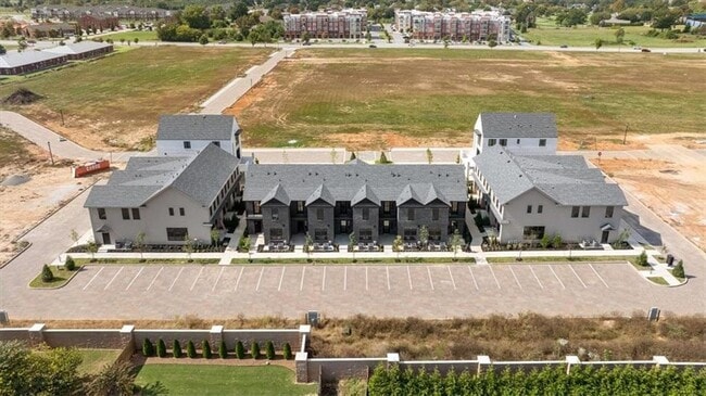 Building Photo - 4611 S 47th St