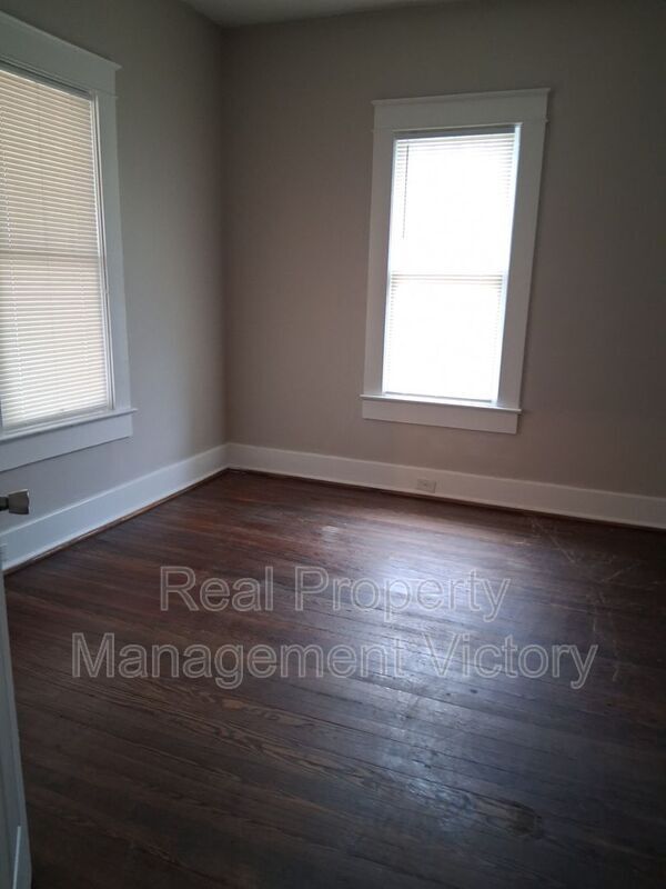 Building Photo - 7017 Division Ave