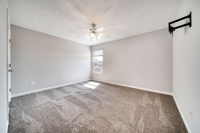 Building Photo - 1005 Gannett Rd