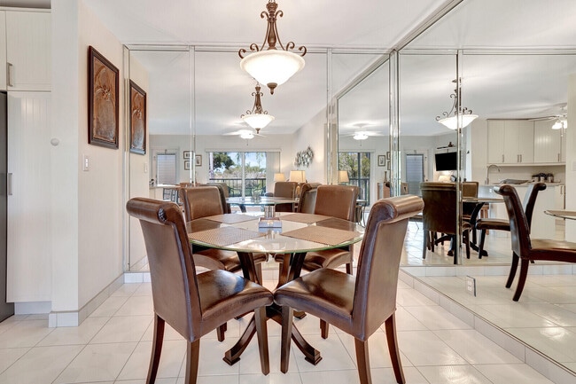 Building Photo - 7547 S Oriole Blvd