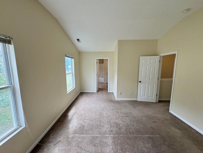 Building Photo - Statesville - 3 Bed / 2.5 Bath + Garage