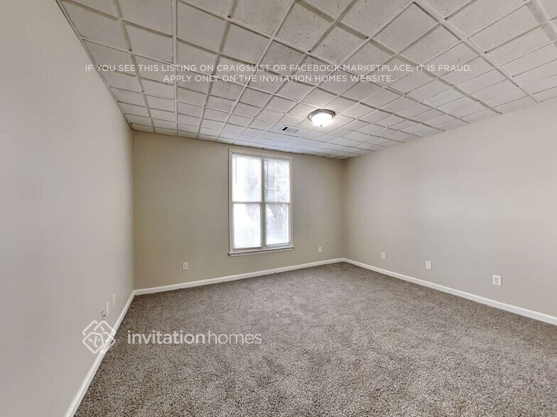 Building Photo - 799 Glenspring Dr