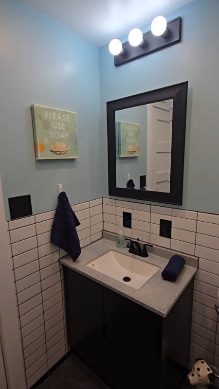 Building Photo - 5 Orchard Ln