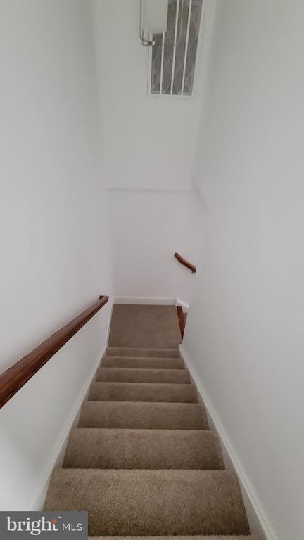 Building Photo - 418 SADIE Ave