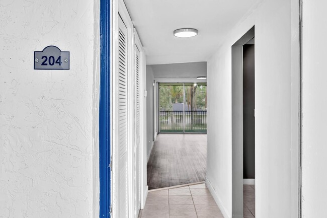 Building Photo - 5100 SW 64th Ave