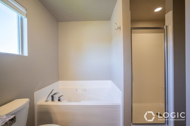 Building Photo - 10233 S Mystic Brook Way