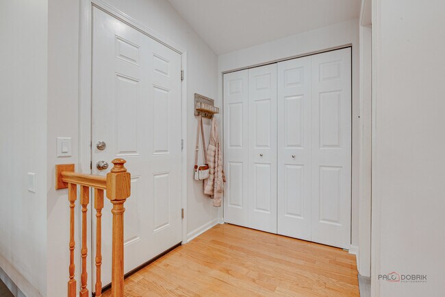 Building Photo - 1254 N Streamwood Ln