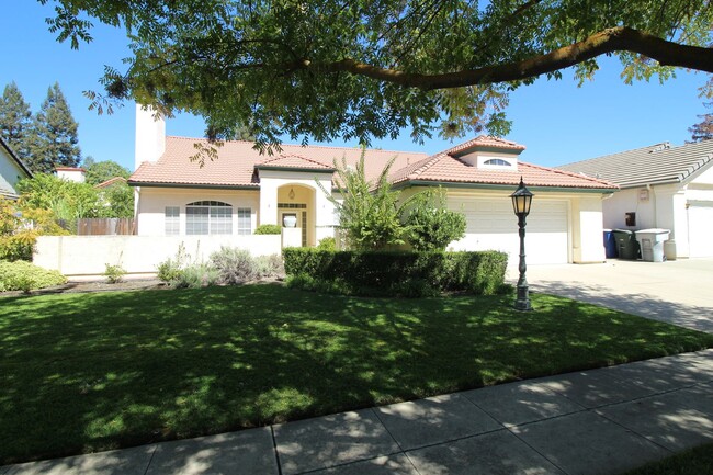 Building Photo - 2747 Browning Ave