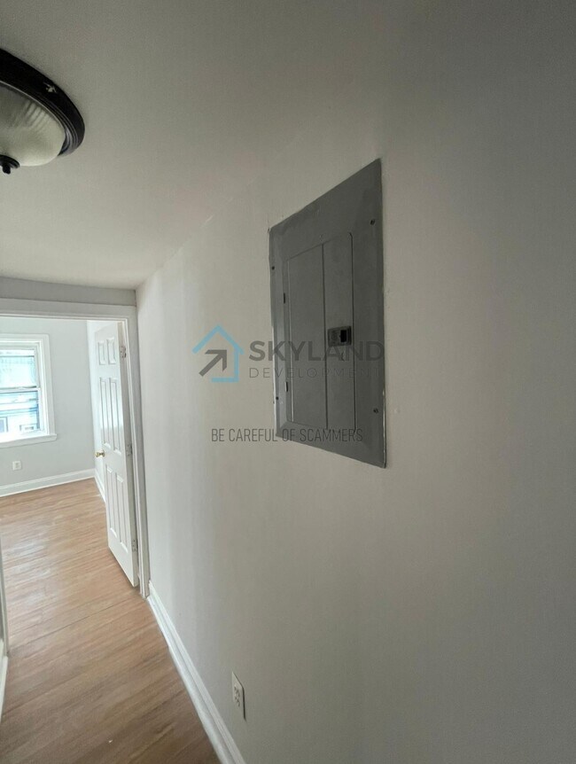 Building Photo - 1519 N 60th St