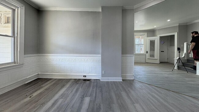 Building Photo - Move-In Ready 3BR Philly Rowhome with Modern Finishes
