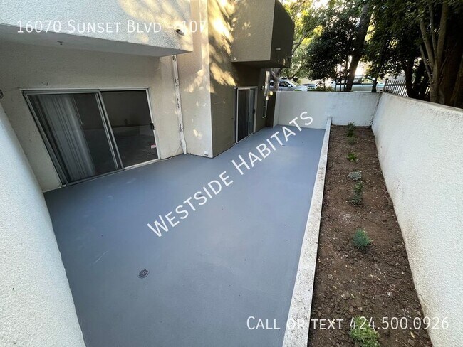 Building Photo - 16070 Sunset Blvd