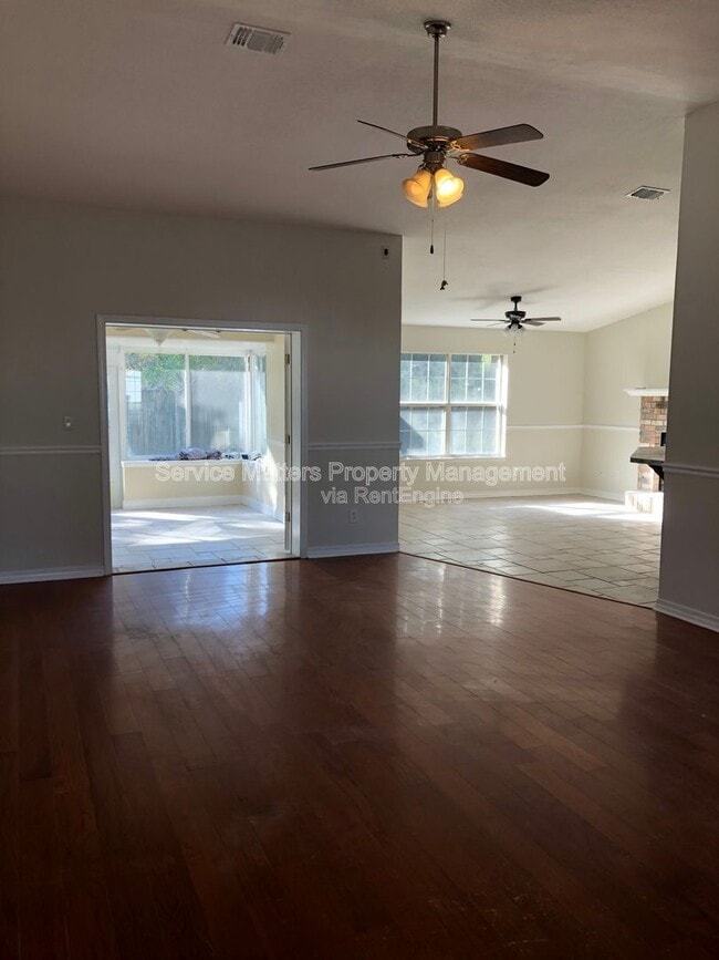 Building Photo - 4421 Amberwood Cir