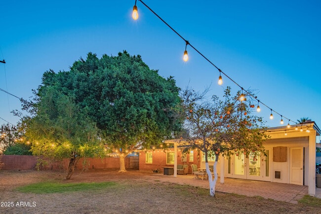 Building Photo - 1909 E Bethany Home Rd