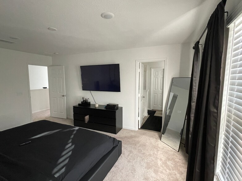 Master bedroom - 7314 Madison Commons Ln