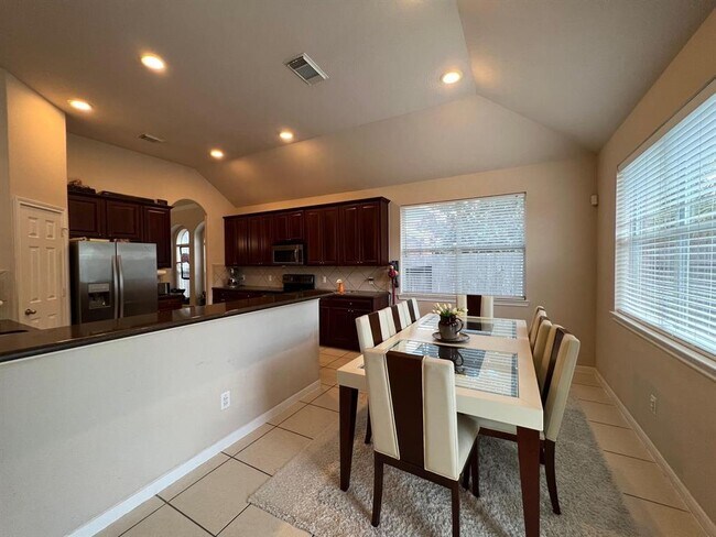 Building Photo - 5023 Logans Landing Ln