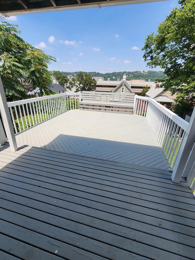 Building Photo - 1215 5th Ave