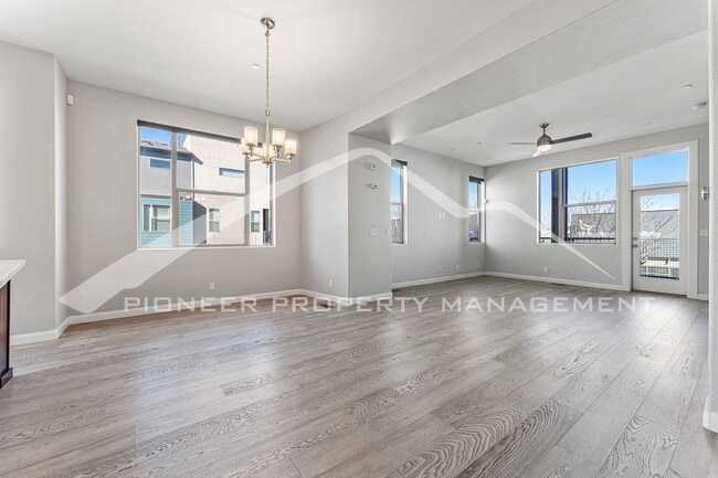 Building Photo - 6996 W Alaska Dr