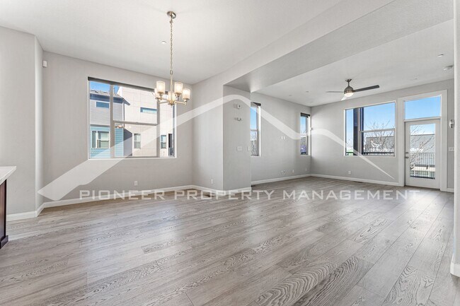 Building Photo - Beautiful Townhome with Central A/C and Two Car Garage!