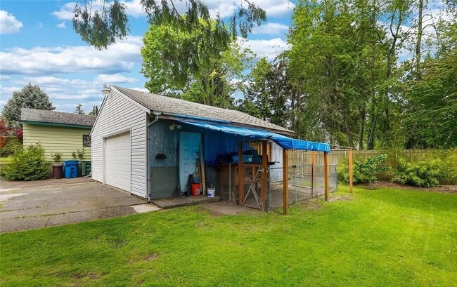 Building Photo - LOW RENT!Beautiful 4Bed2Bath House!PRIME h...