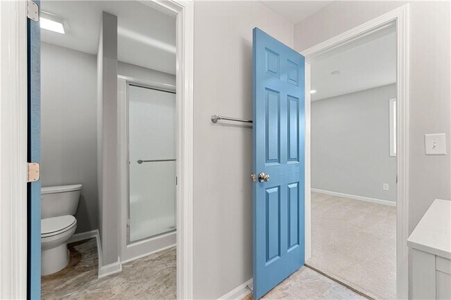 Building Photo - 450 Oliver Ridge Dr