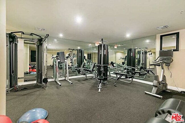 Building Photo - 3750 Santa Rosalia Dr
