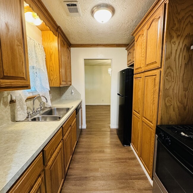 Building Photo - 306 Landry Dr