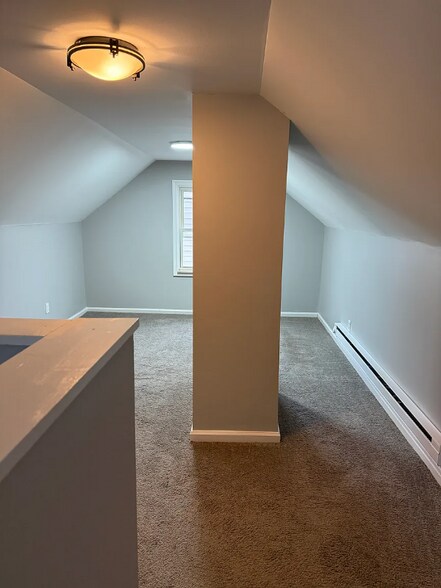 Building Photo - 28243 Schram St