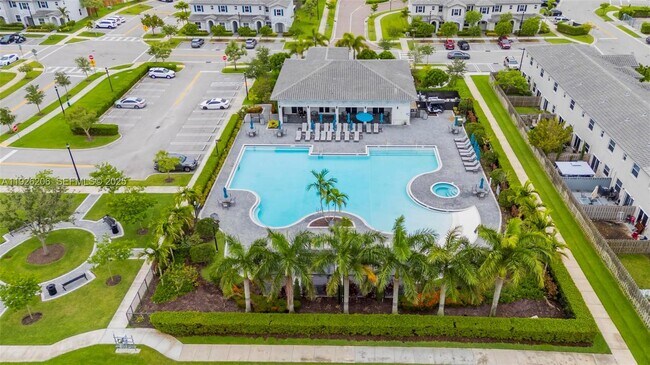 Building Photo - 2652 SE 13th St