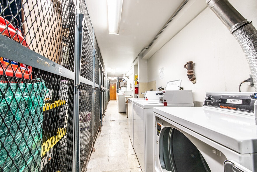 Building Photo - 5027 N East River Rd