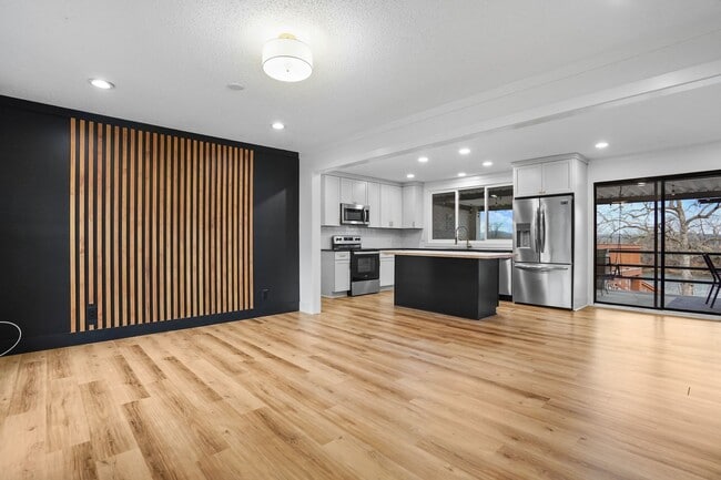 Building Photo - 6620 Upton Ln