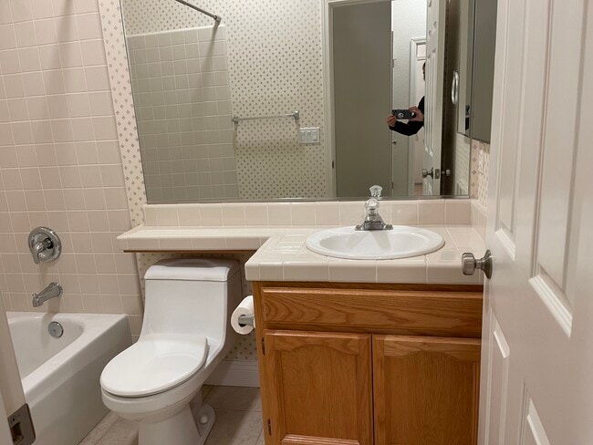 Building Photo - 5637 Darby Rd