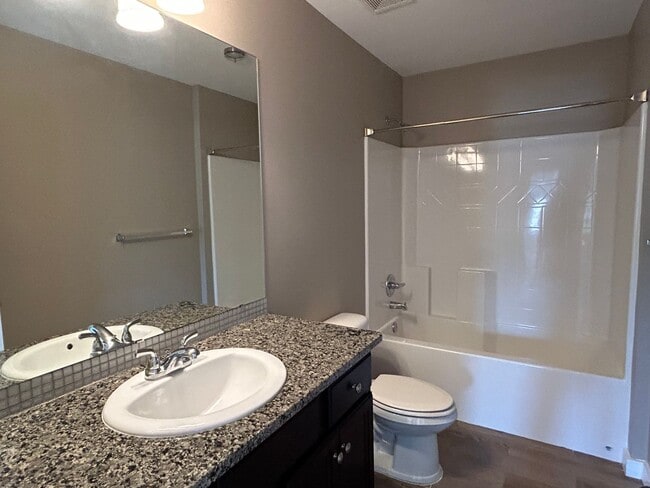 Building Photo - 1485 Oxford Manor Ct