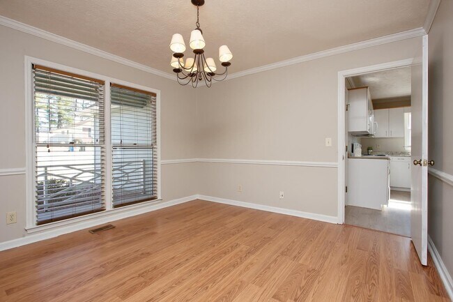 Building Photo - 3 Bed/2 Bath NEST in Beaver Run