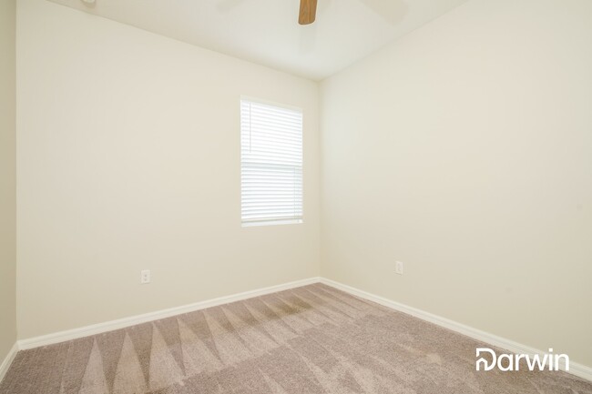 Building Photo - 2430 Sanderling St