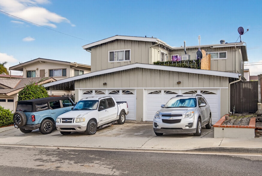 Building Photo - 25218 Loytan St