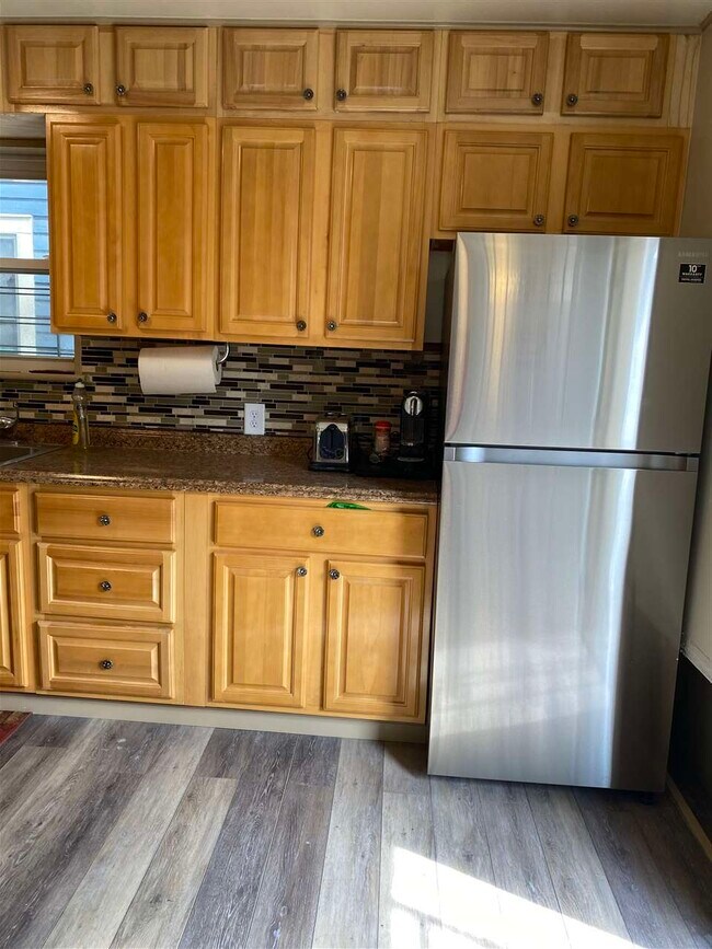 Building Photo - 163 Jewett Ave