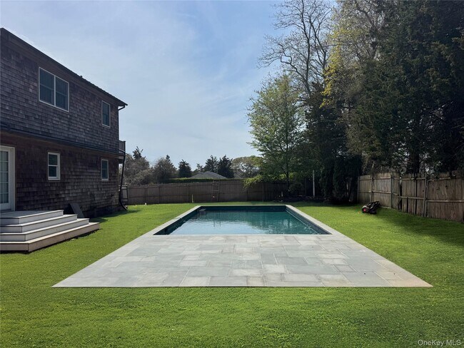 Building Photo - 20 Alanson Ln