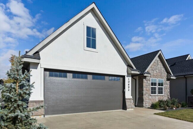 Building Photo - 10692 W Bell Fountain Dr