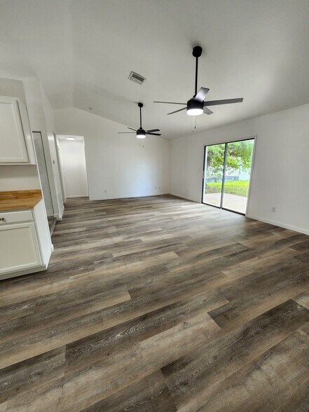 Building Photo - 1814 NW 20th Ter