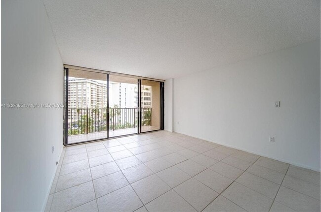 Primary Photo - 1450 Brickell Bay Dr