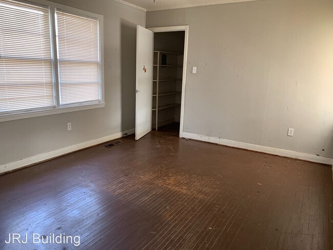 Building Photo - 2 br, 1 bath House - 707 W. 16th Street