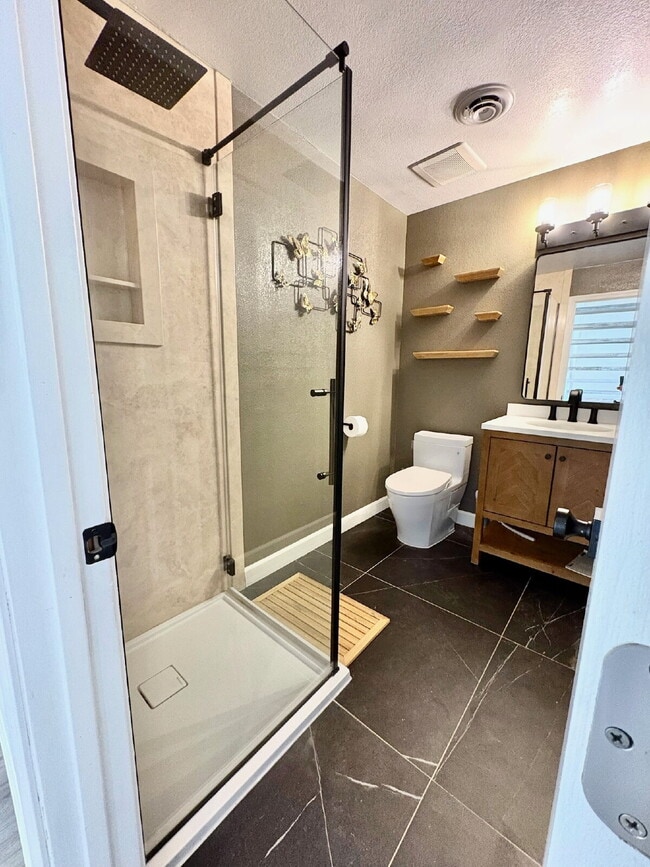 Building Photo - Spacious Single Family Home in Lakes & Birds Fremont