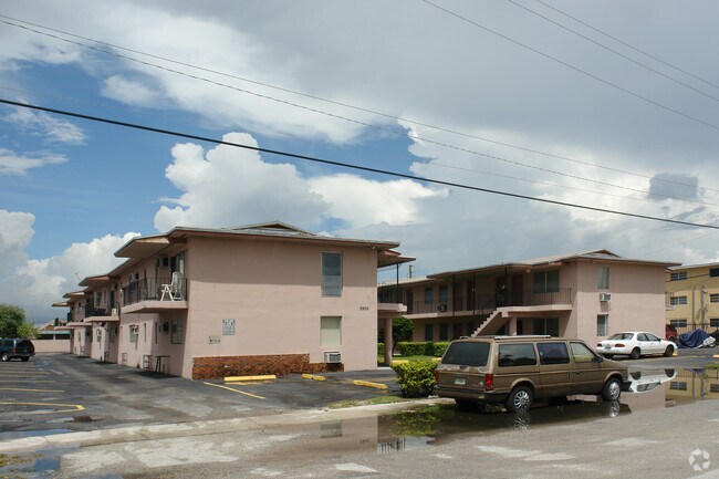 3900 SW 78th Ct - Apartamentos Bird Road