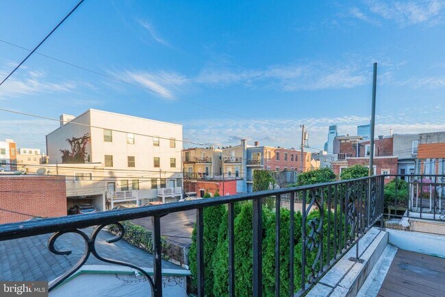 Building Photo - 711 Corinthian Ave