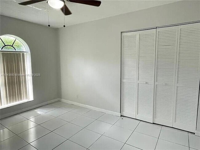 Building Photo - 16910 SW 109th Ave