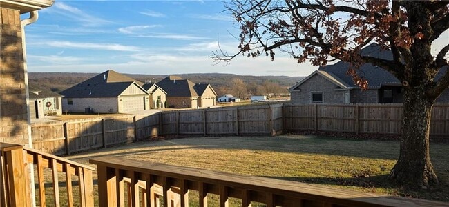 Building Photo - 951 E Buchanan St